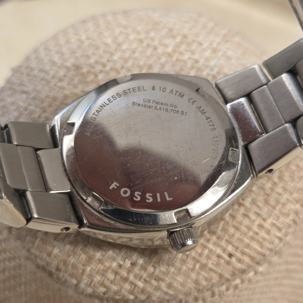 Women's Fossil Watch Mother-of-pearl Dial Gem-set Bezel Analog 7